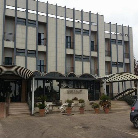 Hotel Holiday Foggia Zewnętrze zdjęcie
