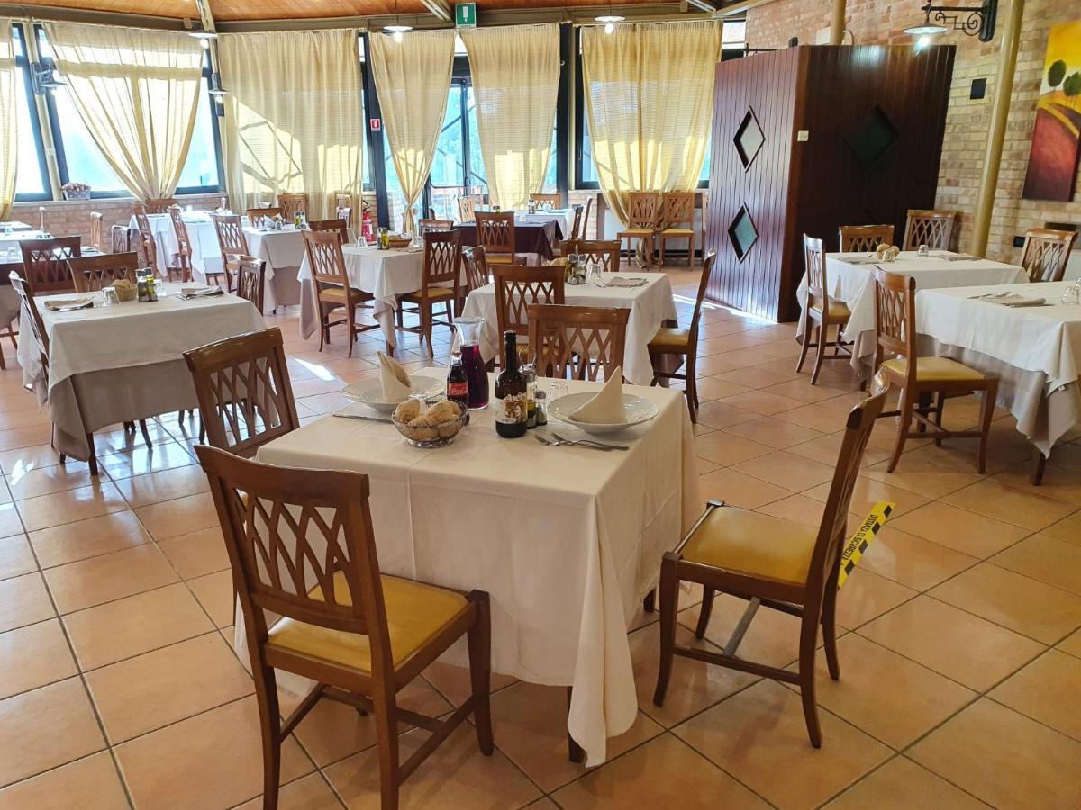 Hotel Holiday Foggia Zewnętrze zdjęcie