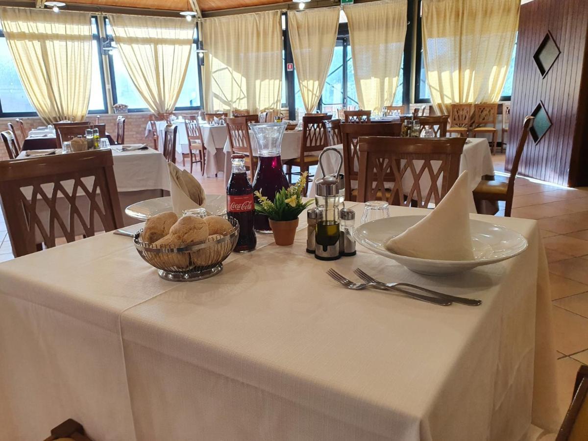 Hotel Holiday Foggia Zewnętrze zdjęcie