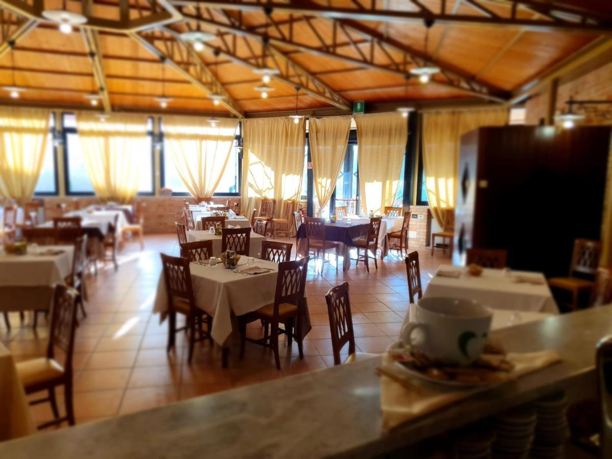 Hotel Holiday Foggia Zewnętrze zdjęcie