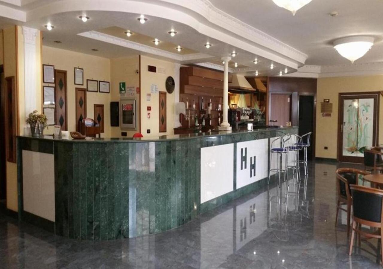 Hotel Holiday Foggia Zewnętrze zdjęcie