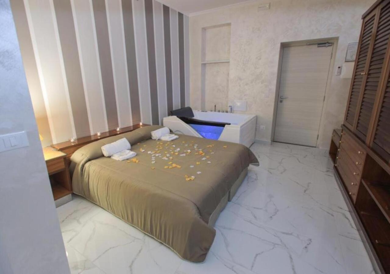 Hotel Holiday Foggia Zewnętrze zdjęcie