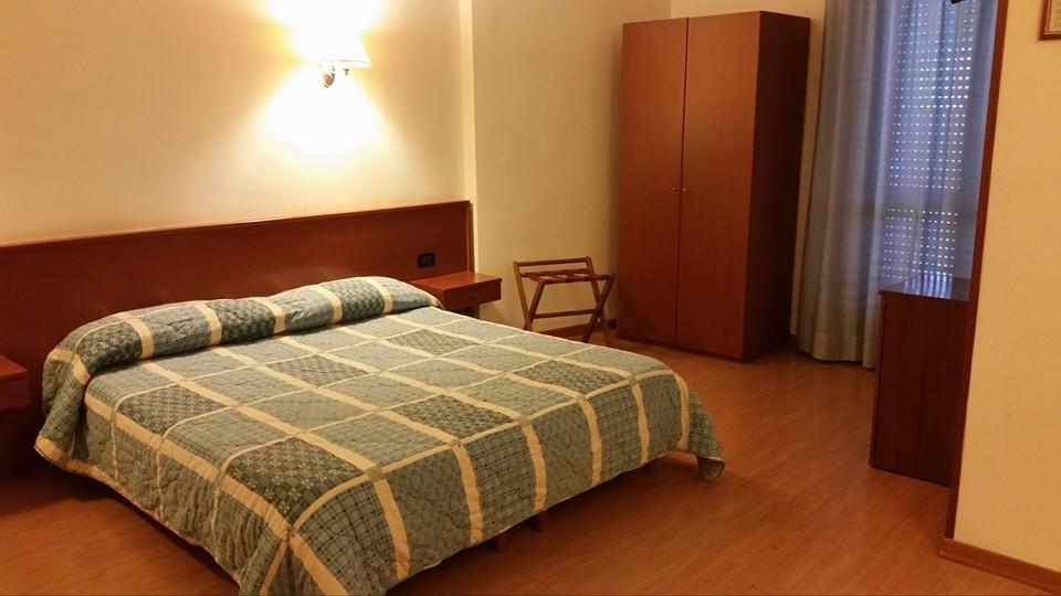 Hotel Holiday Foggia Zewnętrze zdjęcie