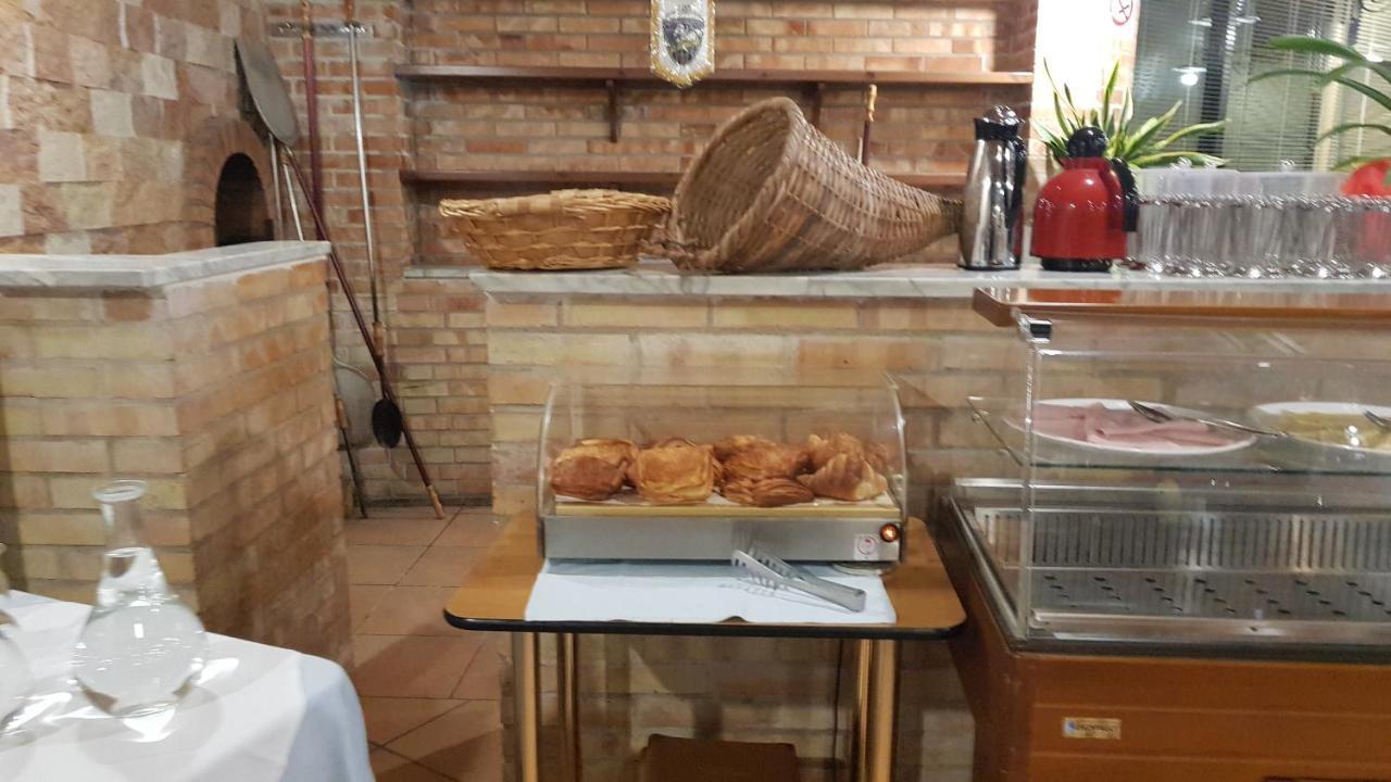 Hotel Holiday Foggia Zewnętrze zdjęcie