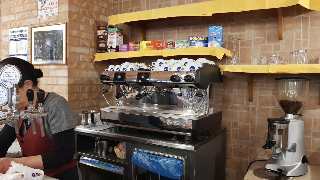Hotel Holiday Foggia Zewnętrze zdjęcie